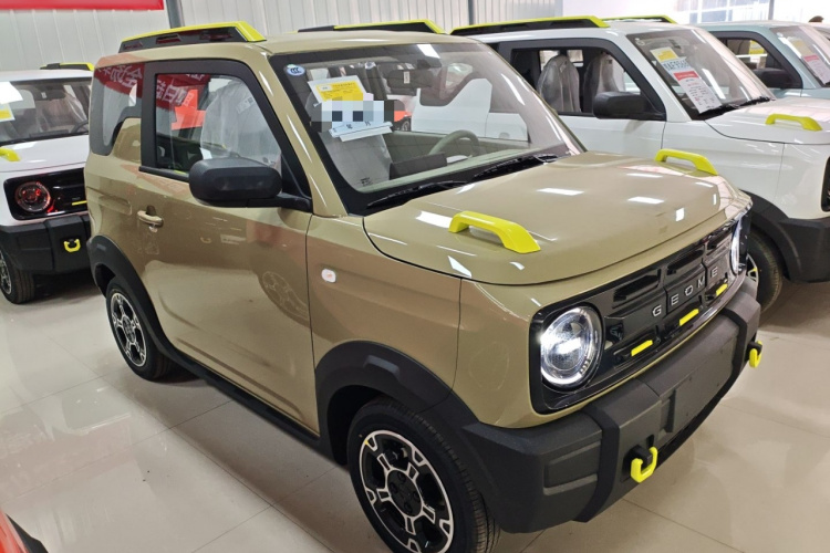 吉利银河 2025款 210km 熊猫骑士车身外观3