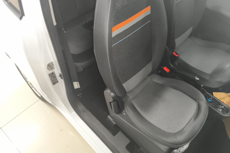 五菱汽车 宏光MINIEV 2020款 悦享款 磷酸铁锂局部细节41