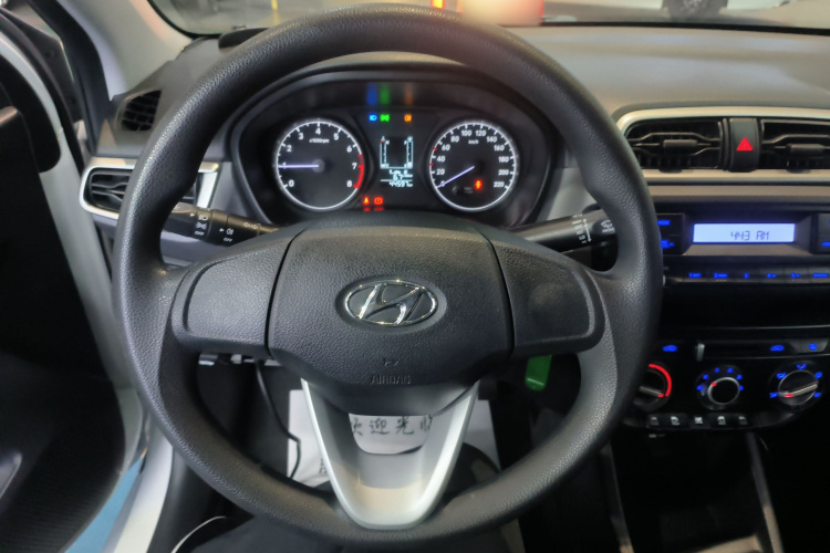 现代 瑞纳 2017款 1.4L 手动焕新版 国V中控内饰13