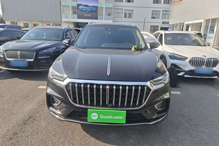 红旗HS5 2022款 2.0T 智联旗领四驱版车身外观2