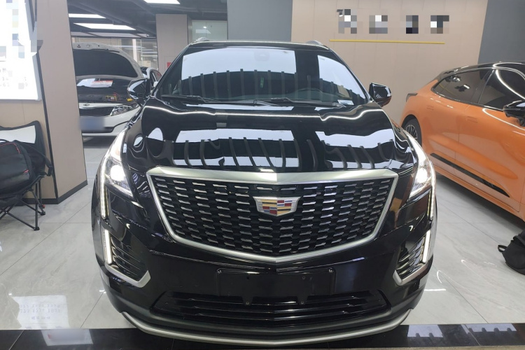 凯迪拉克XT5 2022款 2.0T 两驱豪华型车身外观2