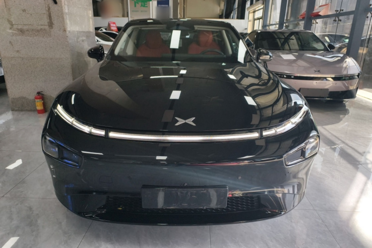 小鹏P7 2024款 P7i 550 Pro车身外观2