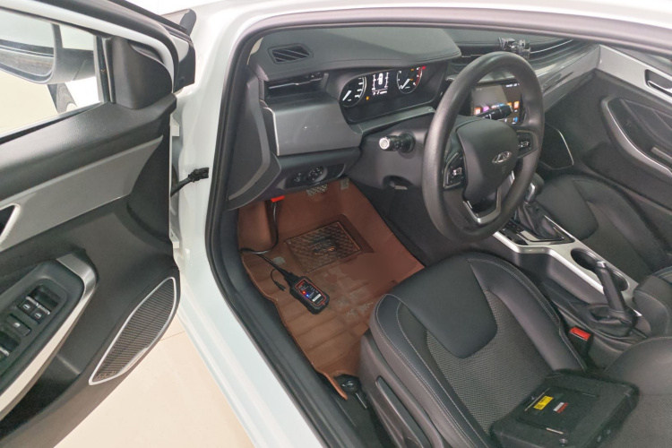 奇瑞 艾瑞泽5 2019款 1.5L CVT青春版 国V中控内饰20