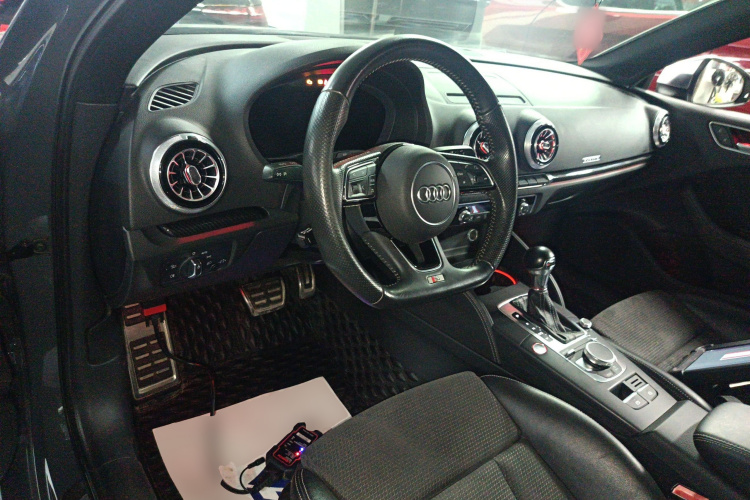 奥迪S3 2017款 改款 S3 2.0T Limousine中控内饰7002