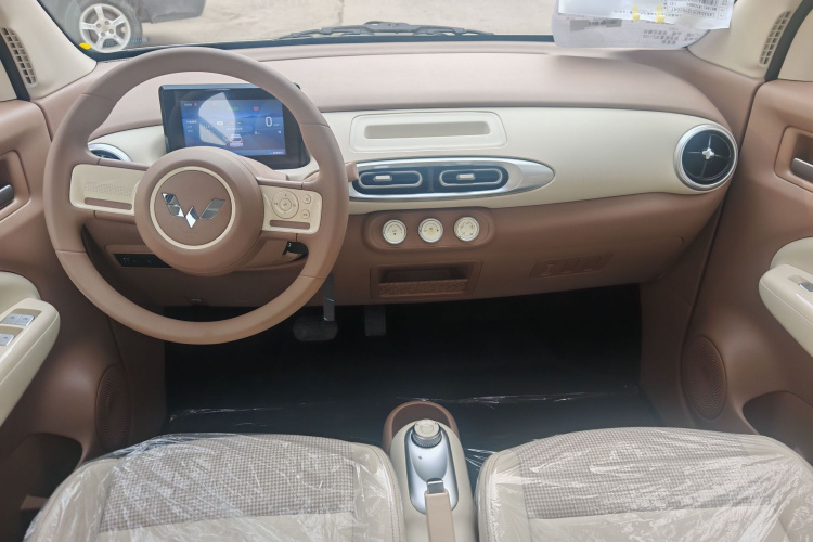 五菱汽车 宏光MINIEV 2025款 四门版 进阶款中控内饰7003