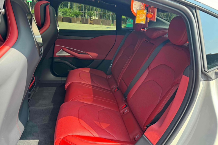 小米汽车 小米SU7 2024款 四驱超长续航高阶智驾Max版中控内饰7002