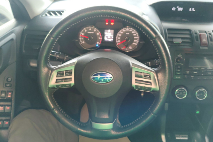 斯巴鲁 森林人 2013款 2.5i 自动精英版中控内饰13