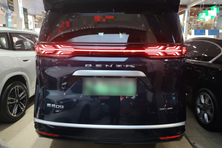 腾势D9 2022款 DM-i 970 四驱旗舰型车身外观6004