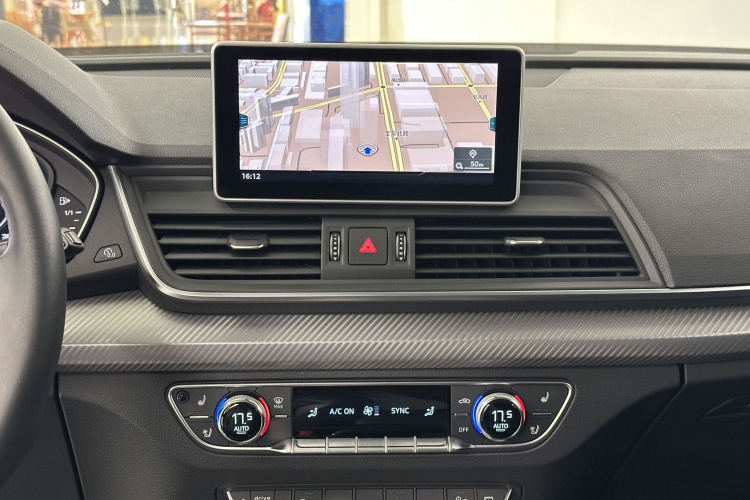 奥迪Q5L 2018款 45 TFSI 尊享运动型 国V中控内饰7013