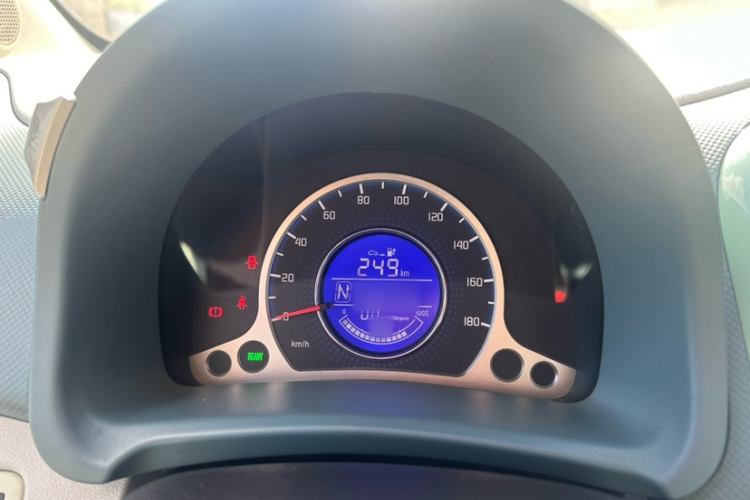 长安欧尚 奔奔E-Star 2021款 国民版 心悦版 磷酸铁锂（31.18kWh）局部细节14