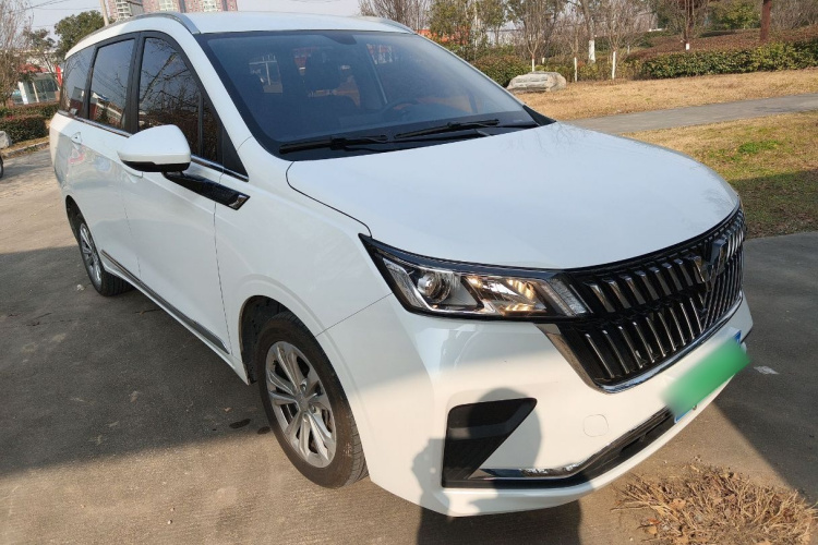 五菱汽车 五菱佳辰 2022款 1.5L 手动畅享舒适型车身外观3