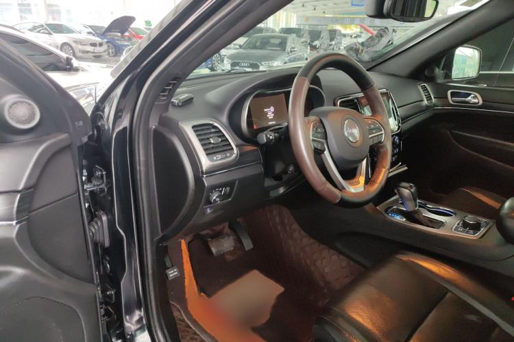 Jeep 大切诺基(进口) 2020款 3.0L 精英导航版中控内饰20