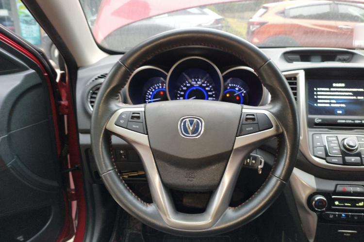 长安 逸动 2013款 1.6L 自动俊酷型 国IV局部细节13