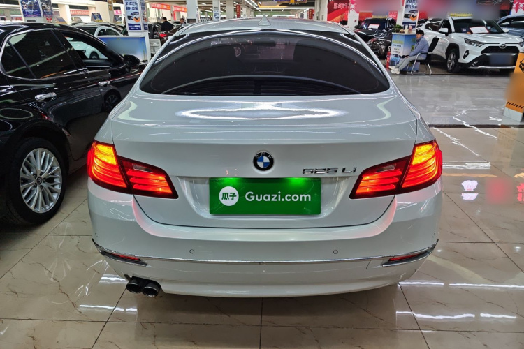 宝马5系 2017款 525Li 领先型车身外观6