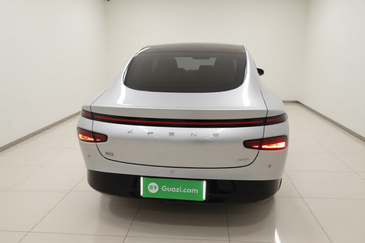 小鹏P7 2023款 P7i 702 Pro车身外观6