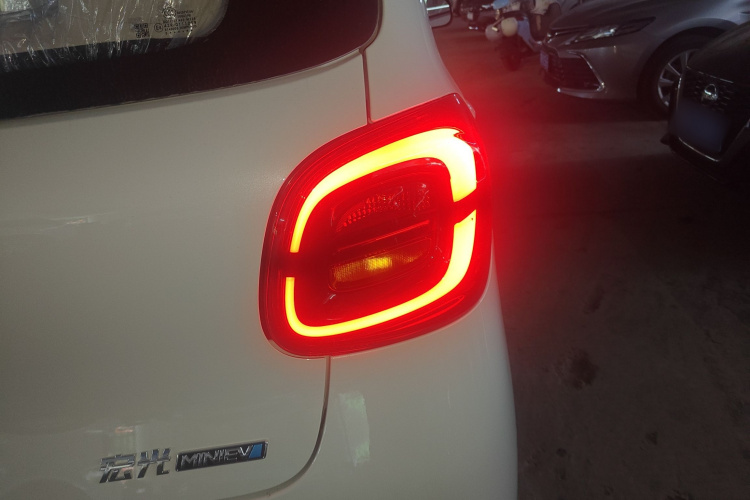 五菱汽车 宏光MINIEV 2025款 四门版 进阶款车身外观9
