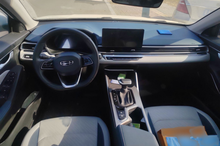 吉利汽车 帝豪 2022款 第4代 1.5L CVT旗舰型中控内饰7002