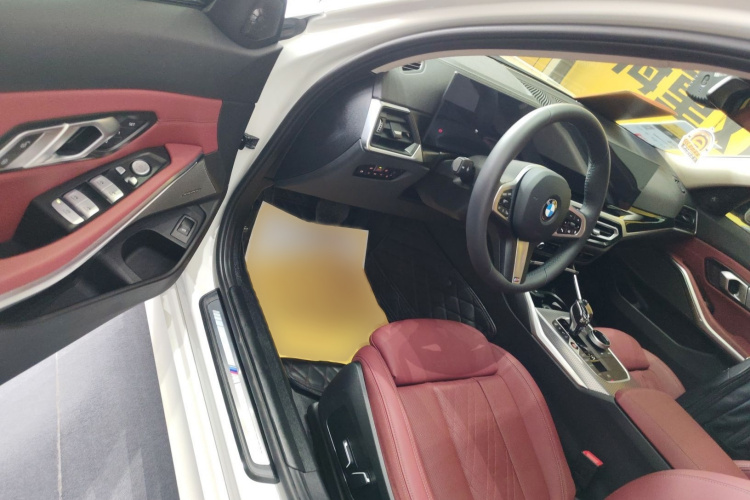 宝马3系 2024款 325Li M运动曜夜套装中控内饰7003