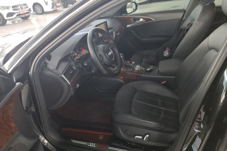 奥迪A6L 2018款 30周年年型 45 TFSI quattro 运动型中控内饰19