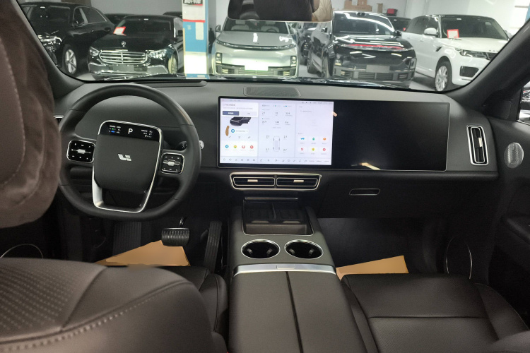 理想汽车 理想L8 2024款 Max中控内饰12