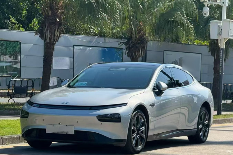 小鹏P7 2020款 586E车身外观1