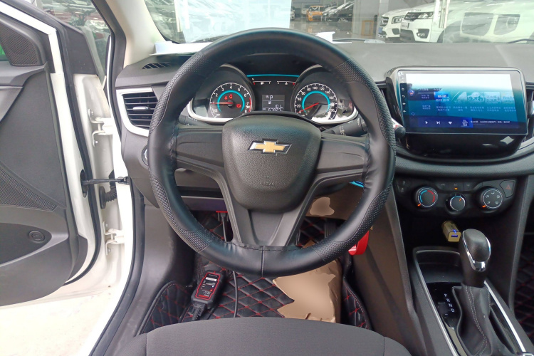 雪佛兰 科沃兹 2019款 320 自动欣享天窗版中控内饰13