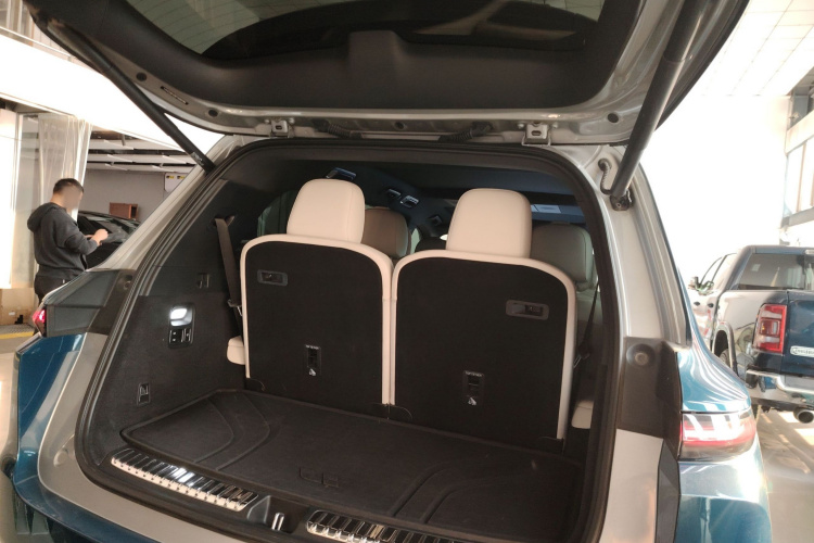 理想汽车 理想L9 2022款 Max机舱底盘23