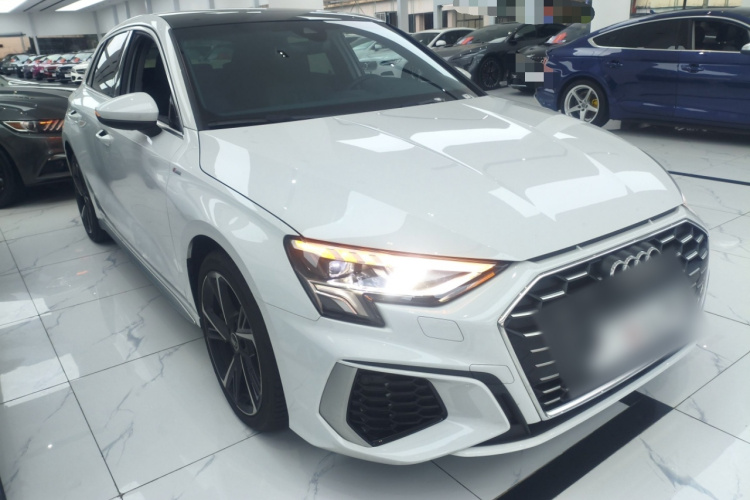 奥迪A3 2024款 Sportback 35 TFSI 时尚运动型车身外观6002