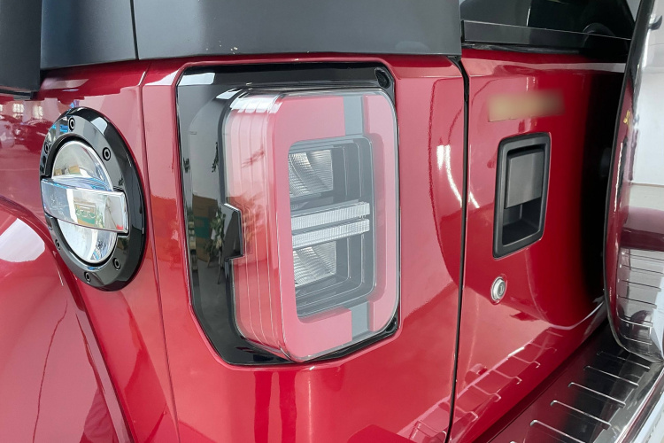 北京BJ40 2019款 2.3T 自动四驱城市猎人版旗舰型 国VI车身外观6007