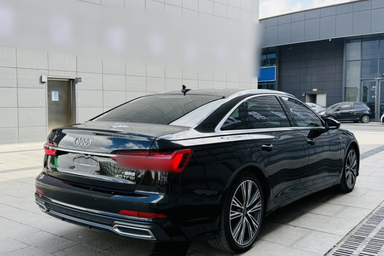 奥迪A6L 2022款 40 TFSI 豪华动感型车身外观6003