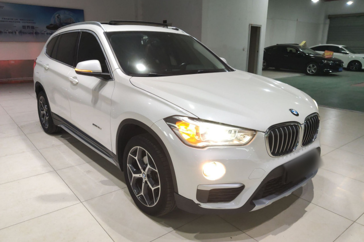 宝马X1 2018款 sDrive18Li 尊享型车身外观3