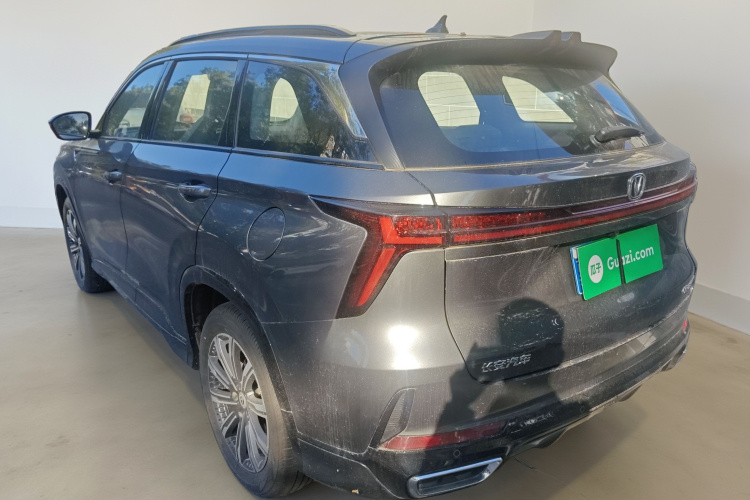 长安CS75 PLUS 2024款 第三代 冠军版 1.5T 智驾劲航型车身外观5