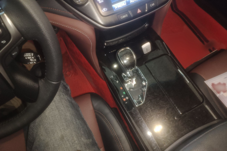 丰田 皇冠 2018款 2.0T 运动版局部细节18