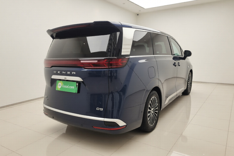 腾势D9 2022款 DM-i 970 四驱旗舰型车身外观7