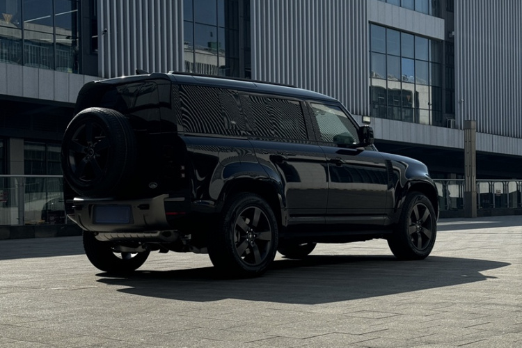 路虎卫士 2023款 改款 110 3.0T P400 X-DYNAMIC HSE车身外观6006