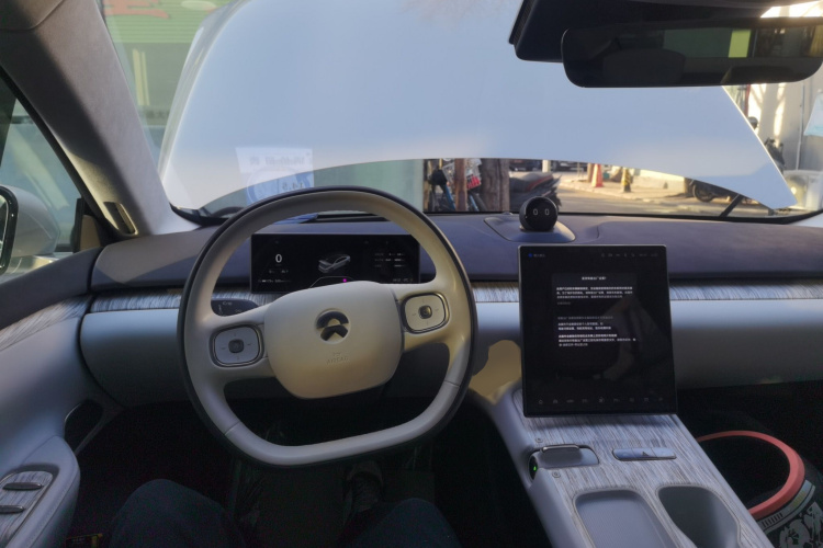 蔚来ET7 2022款 100kWh 首发版中控内饰13