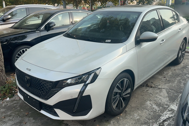 标致408 2022款 1.6T 追光版车身外观1