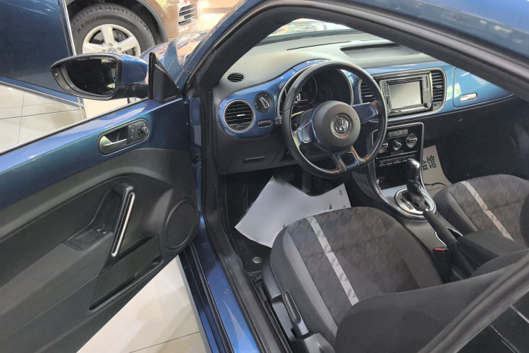 大众 甲壳虫 2018款 180TSI 宜乐型中控内饰7002