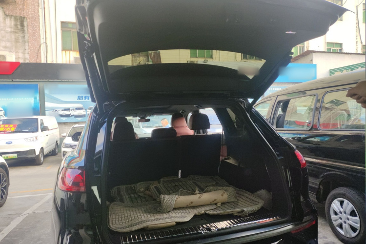 奥迪Q6 2023款 45 TFSI quattro 齐云型 飞骑套装局部细节23