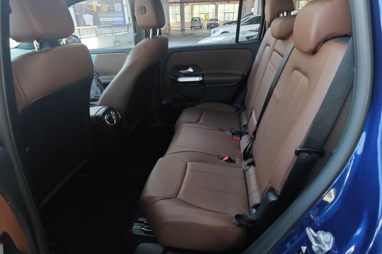 奔驰GLB 2022款 改款二 GLB 200 时尚型中控内饰21