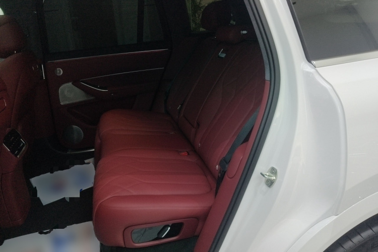 鸿蒙智行 问界M8 2025款 增程 Max+版 53.4kWh 5座版中控内饰7004