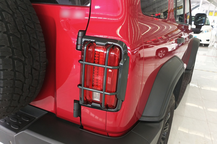 坦克300 2021款 越野版 2.0T 征服者车身外观6006