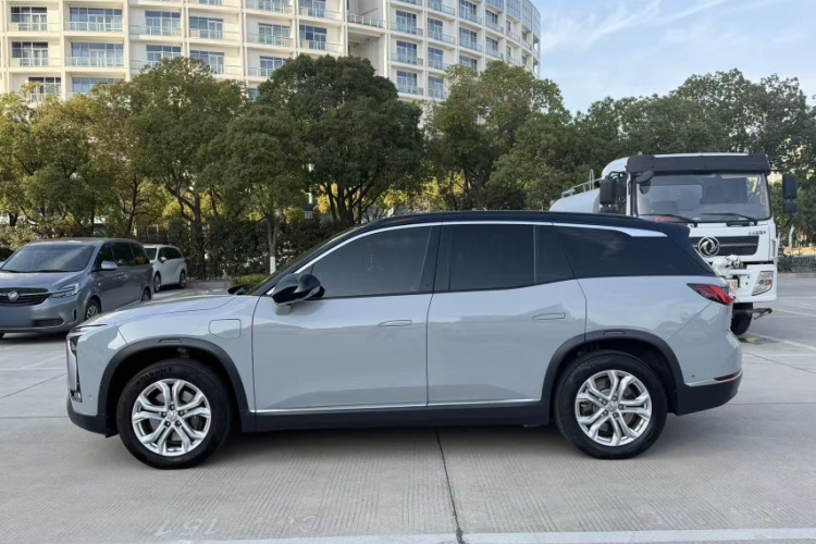 蔚来ES8 2022款 100kWh 六座版车身外观6006