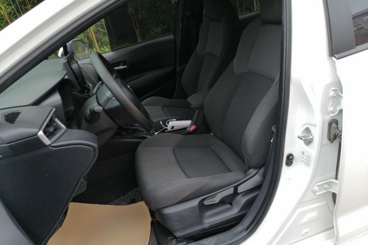 丰田 雷凌 2022款 TNGA 1.5L CVT进取版局部细节19