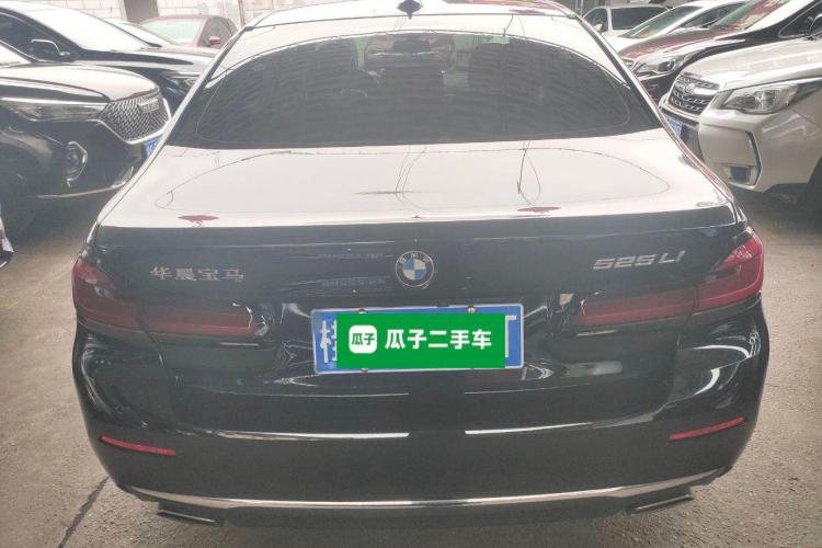宝马5系 2022款 改款 525Li 豪华套装车身外观6004