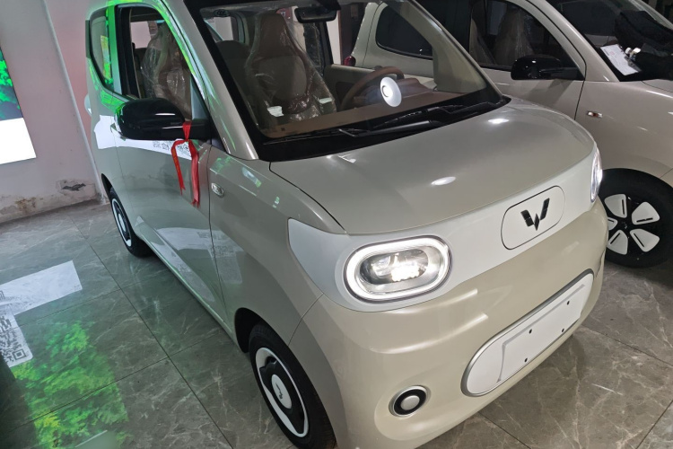 五菱汽车 宏光MINIEV 2024款 第三代 215km 青春版车身外观3