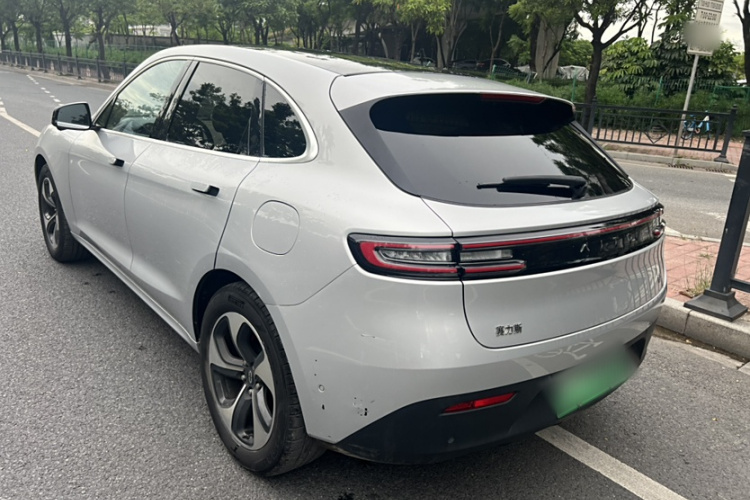 鸿蒙智行 问界M5 2022款 增程后驱标准版车身外观6008