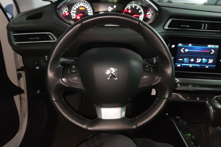 标致308 2016款 1.6L 自动豪华版局部细节13