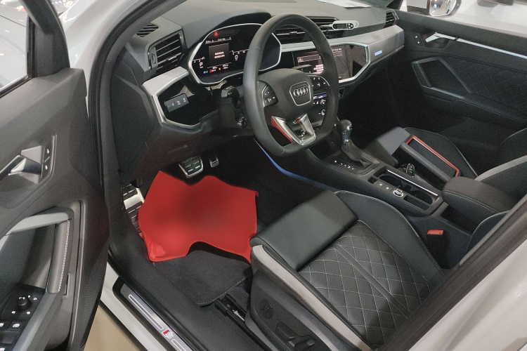 奥迪Q3 2024款 40 TFSI 时尚动感型中控内饰20