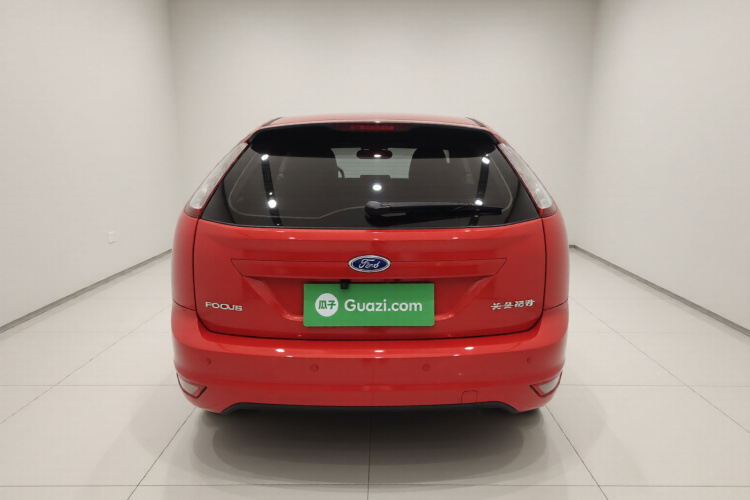 福特 福克斯 2013款 两厢经典 1.8L 自动基本型车身外观6